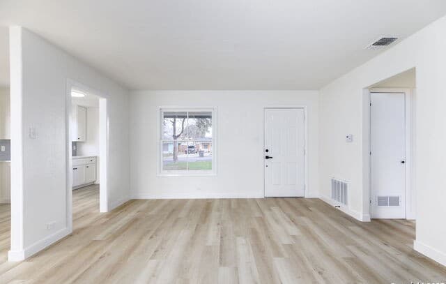2-bedroom rental at 618 Santa Monica in San Antonio, TX — photo 4