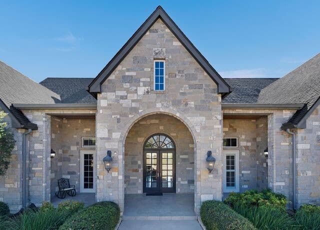 5-bedroom rental at 8514 Woodpecker Way in San Antonio, TX — photo 4