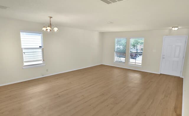 4-bedroom rental at 5411 Duke Field in San Antonio, TX — photo 2