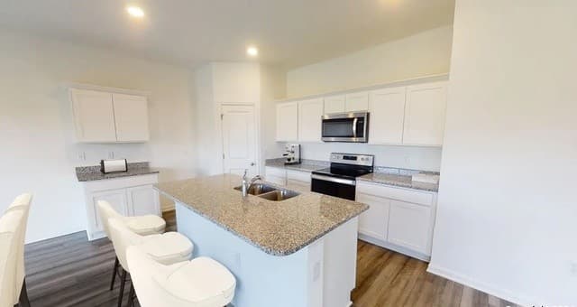 4-bedroom rental at 835 Middlebury Farms in San Antonio, TX — photo 3