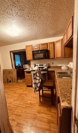 2-bedroom rental at 2033 W Laurel in San Antonio, TX — photo 5