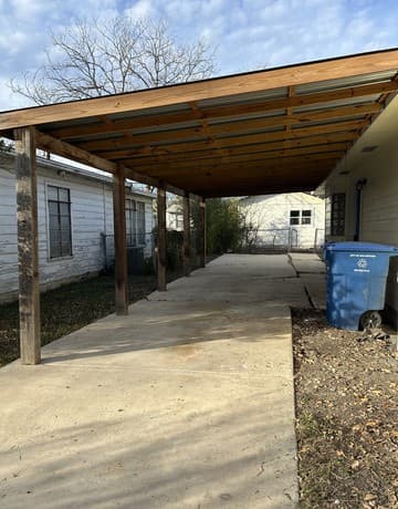 3-bedroom rental at 462 Trudell in San Antonio, TX — photo 2