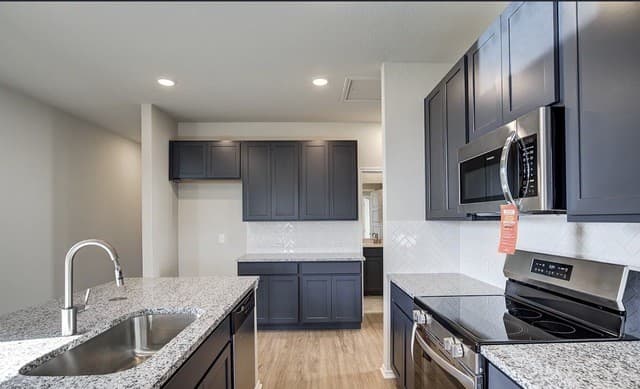 3-bedroom rental at 2530 Dry Moss Way in San Antonio, TX — photo 5