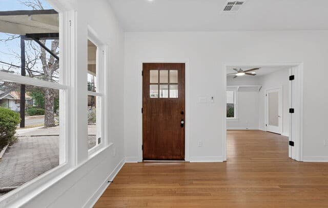 3-bedroom rental at 214 Ira in San Antonio, TX — photo 4