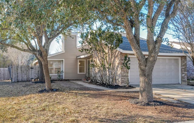 3-bedroom rental at 6318 Club Oaks in San Antonio, TX — photo 1