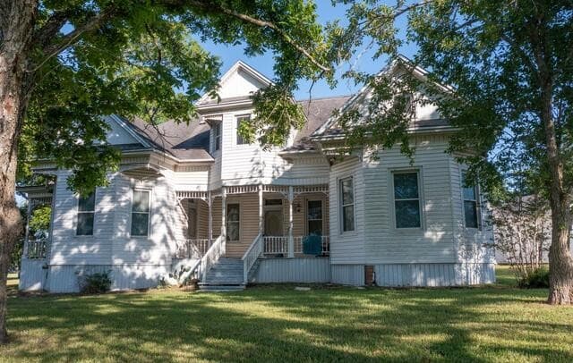 3-bedroom rental at 305 State Hwy 72 W in Nordheim, TX — photo 1
