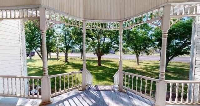 3-bedroom rental at 305 State Hwy 72 W in Nordheim, TX — photo 2