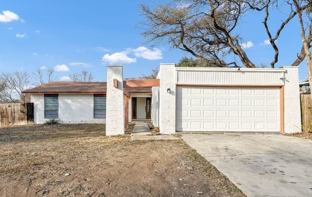3-bedroom rental at 6007 Valley Forge in San Antonio, TX — photo 1