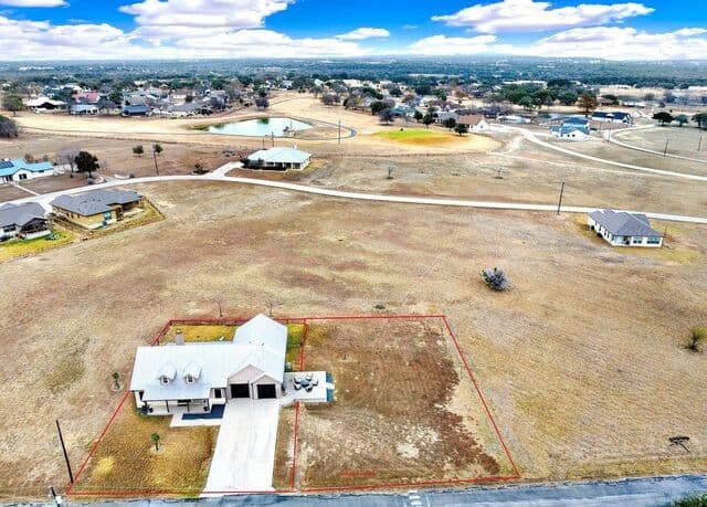3-bedroom rental at 445 Spanish Grant in Bandera, TX — photo 3