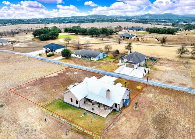 3-bedroom rental at 445 Spanish Grant in Bandera, TX — photo 5