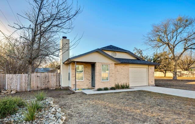 3-bedroom rental at 401 Deer Creek in Boerne, TX — photo 1