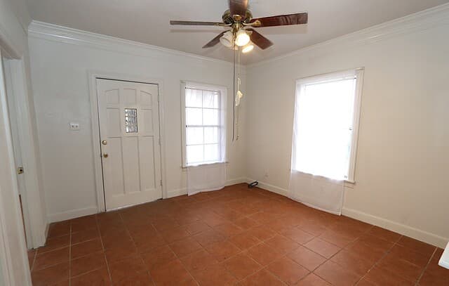 2-bedroom rental at 910 Culebra in San Antonio, TX — photo 4