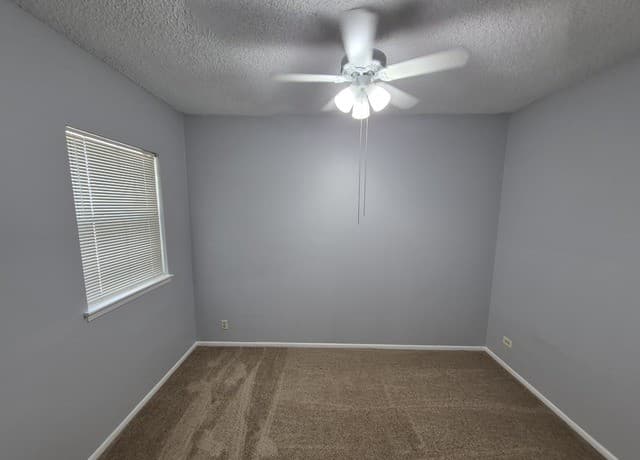 2-bedroom rental at 14309 Indian Woods in San Antonio, TX — photo 2