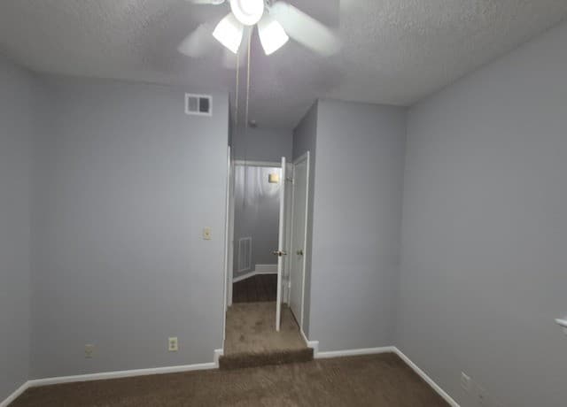 2-bedroom rental at 14309 Indian Woods in San Antonio, TX — photo 3