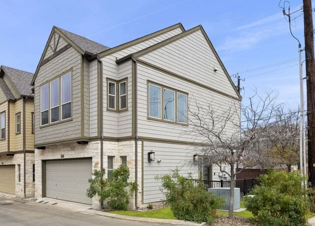 3-bedroom rental at 2003 McCullough in San Antonio, TX — photo 1