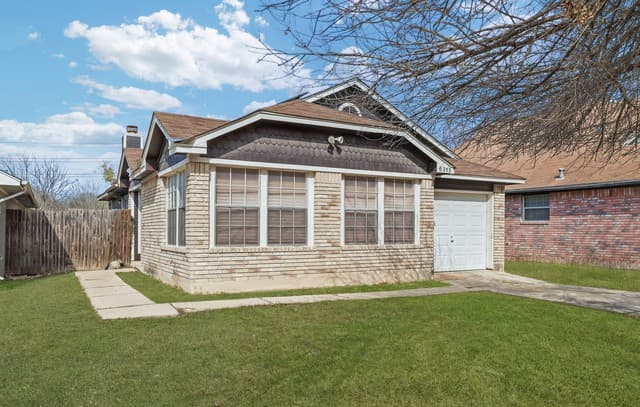 Home for sale at 6315 Candlecrest Ct in San Antonio, TX — photo 2