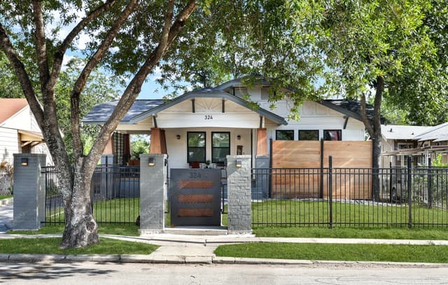 3-bedroom rental at 324 Hammond in San Antonio, TX — photo 1