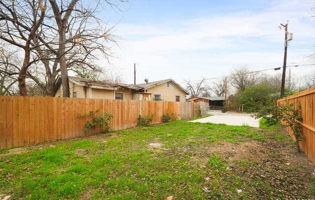 rental at 202 Henry in San Antonio, TX — photo 4