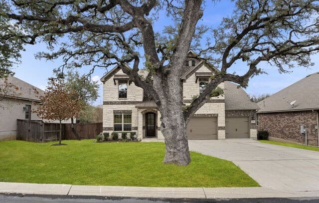 4-bedroom rental at 29023 Front Gate in Boerne, TX — photo 4