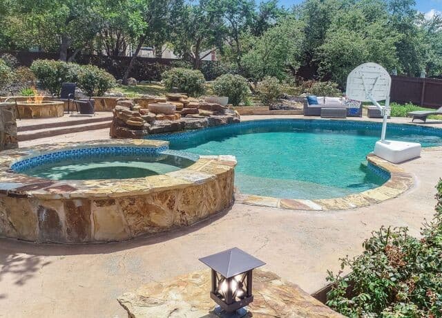 4-bedroom rental at 1626 Wild Peak in San Antonio, TX — photo 2