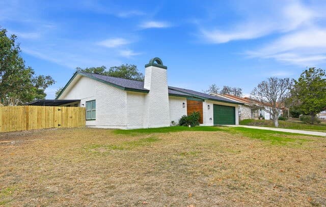 3-bedroom rental at 13403 Centerbrook in Universal City, TX — photo 2