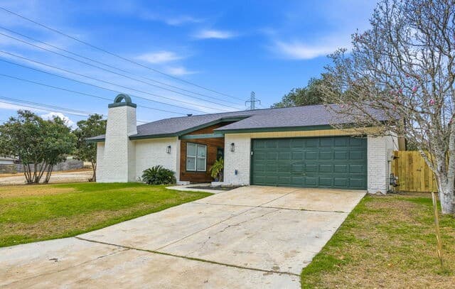3-bedroom rental at 13403 Centerbrook in Universal City, TX — photo 3