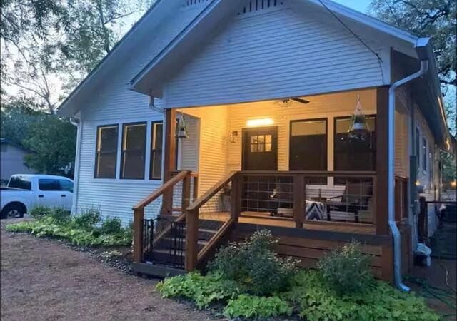 3-bedroom rental at 301 E Woodlawn in San Antonio, TX — photo 1