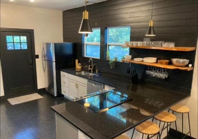 3-bedroom rental at 301 E Woodlawn in San Antonio, TX — photo 3