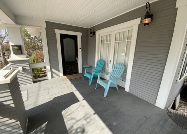 2-bedroom rental at 231 E Carolina St in San Antonio, TX — photo 2