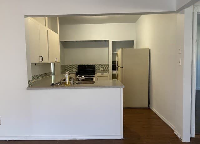 3-bedroom rental at 532 Westwood in San Antonio, TX — photo 3