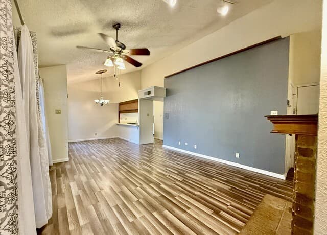 2-bedroom rental at 8633 Datapoint Unit 226 in San Antonio, TX — photo 2
