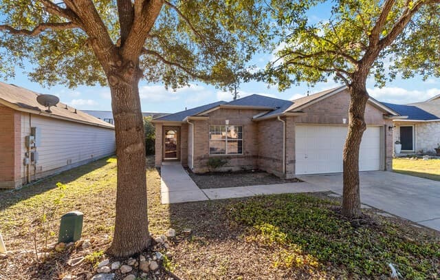 4-bedroom rental at 165 Corral Fence in Cibolo, TX — photo 1