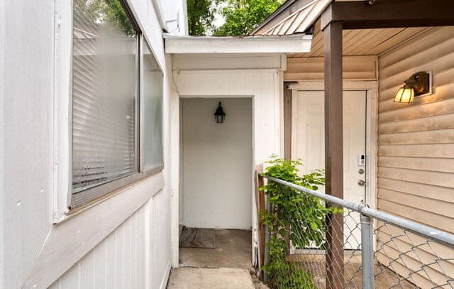 3-bedroom rental at 6814 Oldham in San Antonio, TX — photo 2