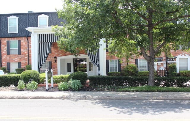 2-bedroom rental at 8401 N New Braunfels Unit 331 in San Antonio, TX — photo 2