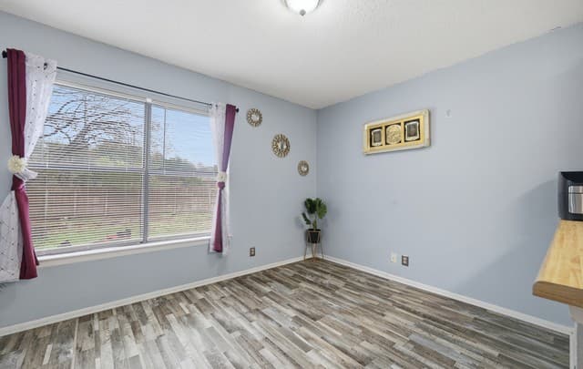 4-bedroom rental at 11173 Moonlit Park in San Antonio, TX — photo 5