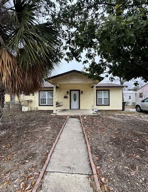 2-bedroom rental at 115 Morrill Ave in San Antonio, TX — photo 1