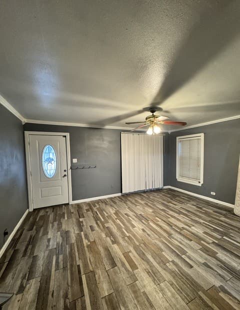 2-bedroom rental at 115 Morrill Ave in San Antonio, TX — photo 5