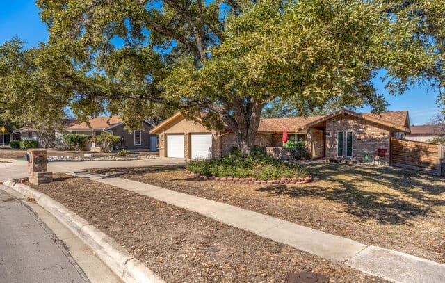 3-bedroom rental at 4305 Temple in San Antonio, TX — photo 2