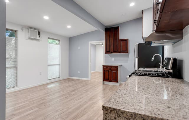 2-bedroom rental at 212 Mclane St Unit C in San Antonio, TX — photo 5
