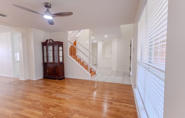 3-bedroom rental at 5135 Stormy Hls in San Antonio, TX — photo 5