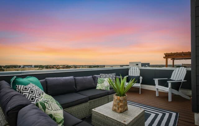 2-bedroom rental at 7922 Kennedy Hill Unit 1 in San Antonio, TX — photo 2