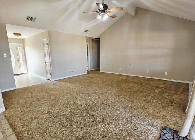 4-bedroom rental at 5615 Fm 462 in Moore, TX — photo 5