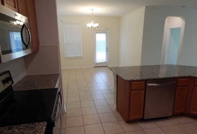 3-bedroom rental at 4511 Southton Way in San Antonio, TX — photo 5
