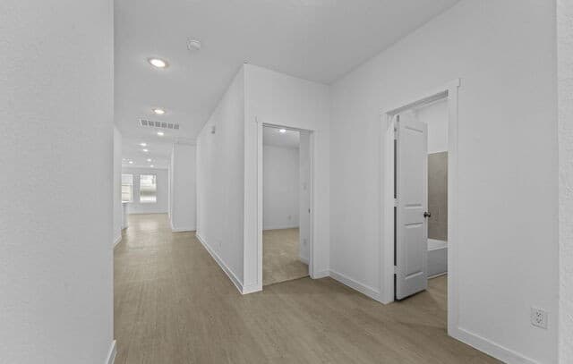 4-bedroom rental at 4987 Mission Tejas Road in Marion, TX — photo 2
