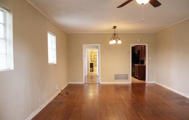 2-bedroom rental at 3901 N New Braunfels in San Antonio, TX — photo 4