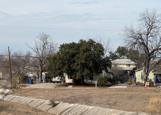 rental at 2306 Rivas 1 in San Antonio, TX — photo 5