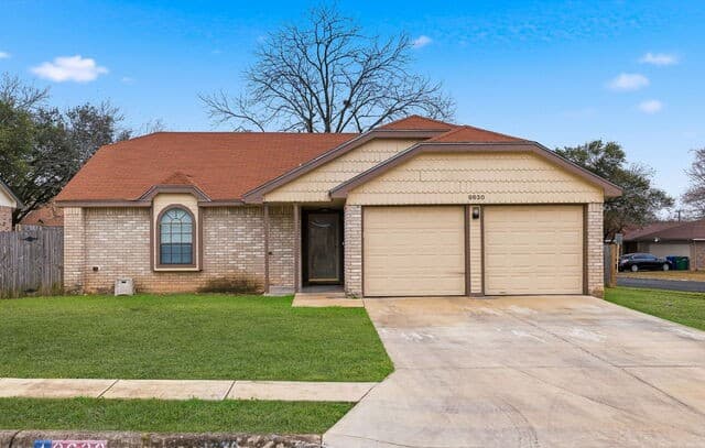 3-bedroom rental at 9630 Wildwood Rdg in San Antonio, TX — photo 1