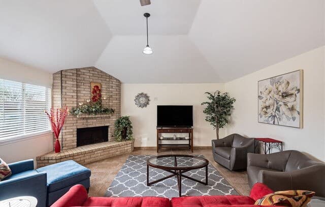 3-bedroom rental at 9630 Wildwood Rdg in San Antonio, TX — photo 4
