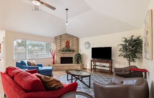 3-bedroom rental at 9630 Wildwood Rdg in San Antonio, TX — photo 5