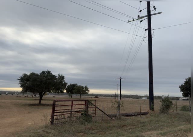 rental at C.R 220 County Road 220 in Floresville, TX — photo 3